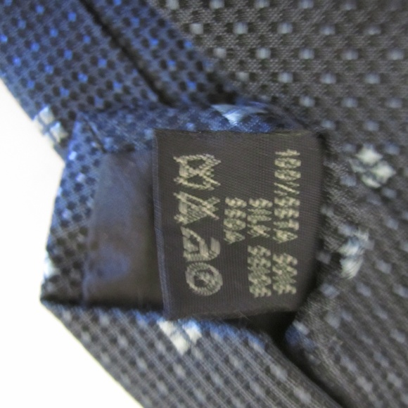 Burberry Men's 100% Silk Tie - Picture 5 of 5